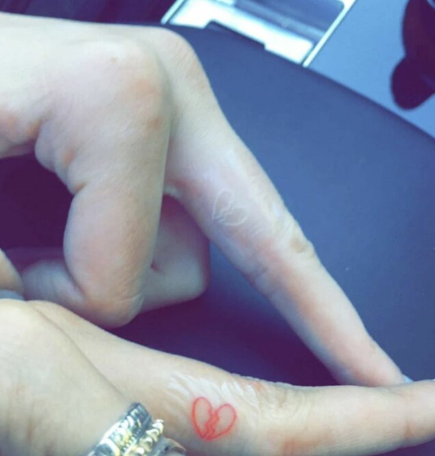 Hailey Biebers mini-tatueringar och deras betydelse