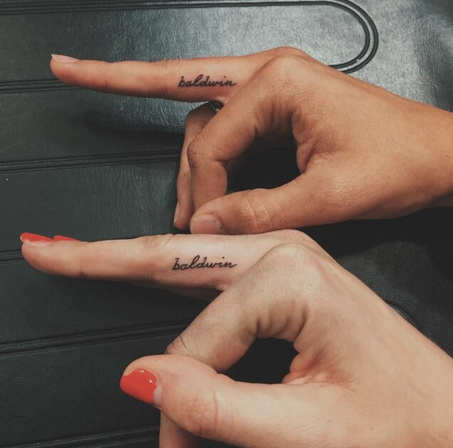 Hailey Biebers mini-tatueringar och deras betydelse