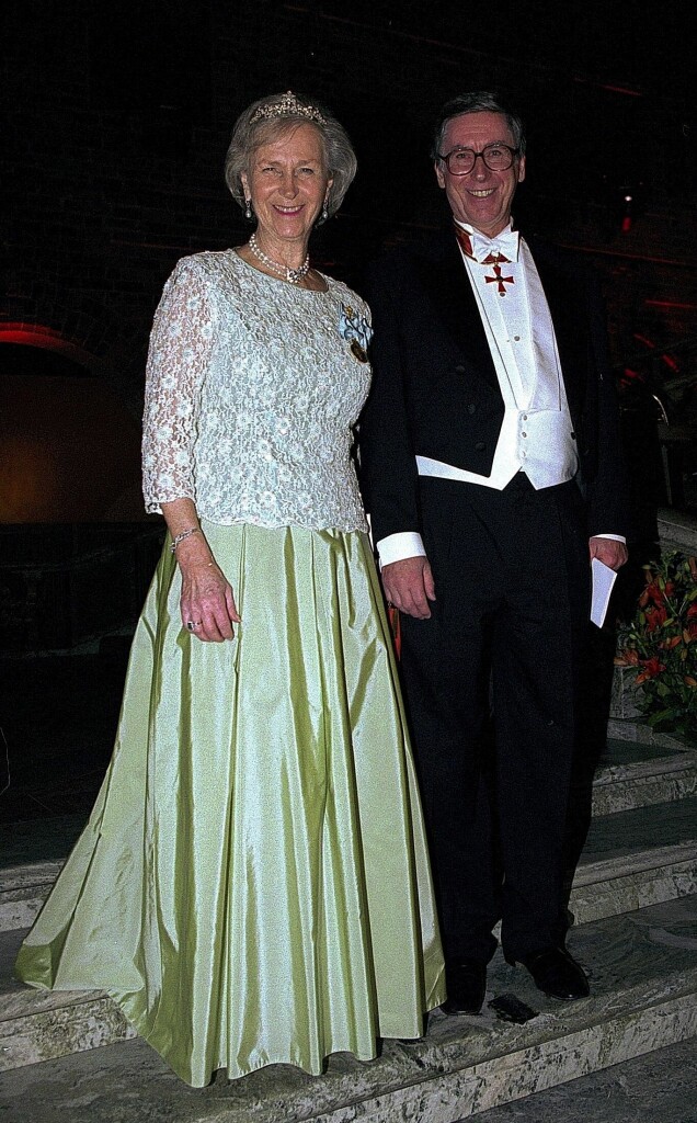Nobelklänningarna från år 2000 – se alla bilder här