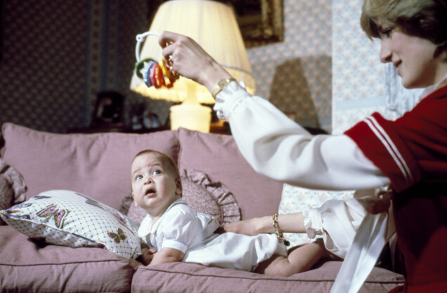 Prinsessan Diana med prins William endast 6 månader gammal. Prinsessan Diana med prins William endast 6 månader gammal.