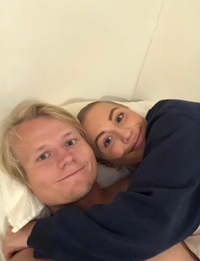 Lovisa Ström hyllar i dag de 'små' sakerna i livet; som att kunna dricka kaffe och att kramas med sin kille. Lovisa Ström hyllar i dag de 'små' sakerna i livet; som att kunna dricka kaffe och att kramas med sin kille.