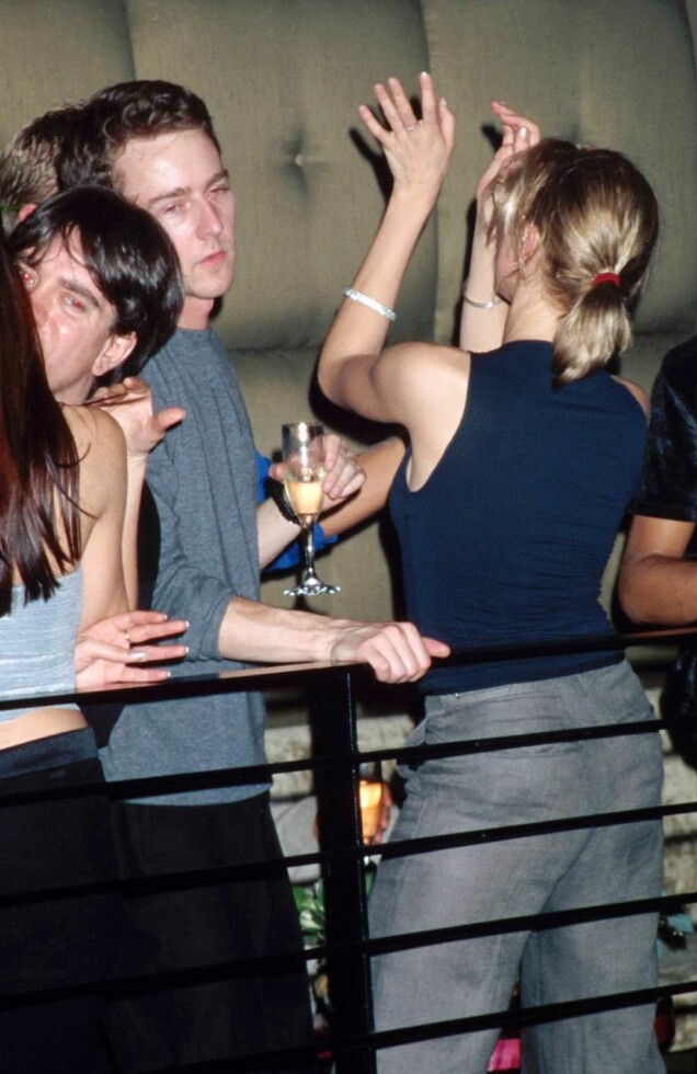 Nostalgi: Här är kändisarna som festade loss på 90-talet