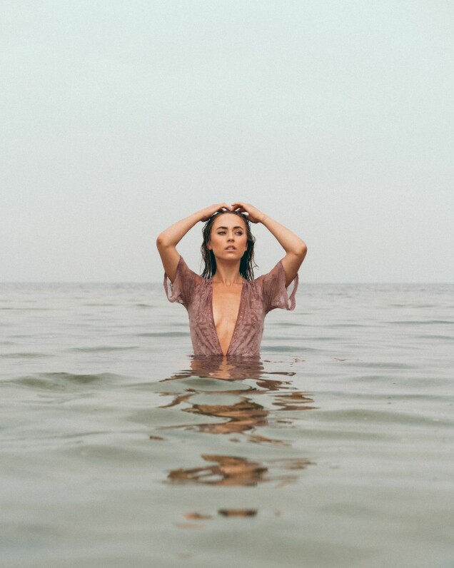 Sabina har slutat spela stark för andras skull. Sabina har slutat spela stark för andras skull.