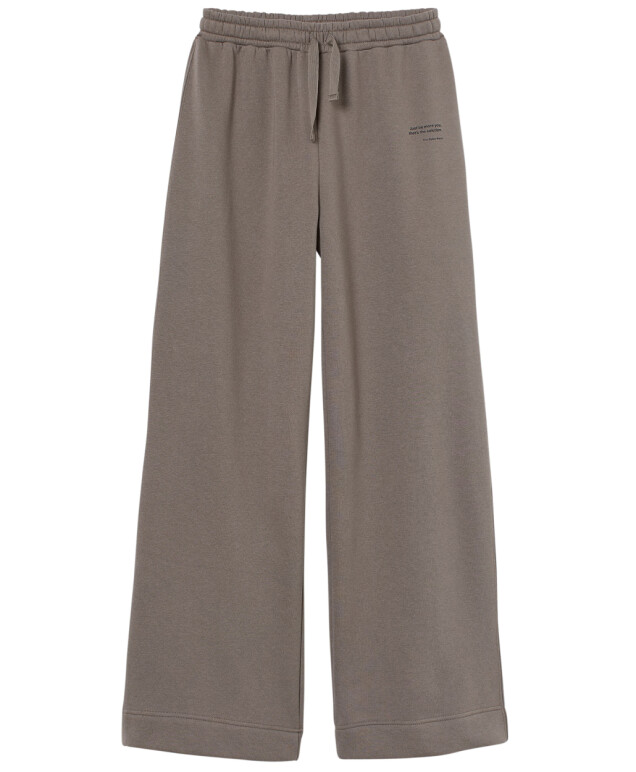 H&M släpper loungewear-kollektion tillsammans med Yrsa Daley-Ward – se den här