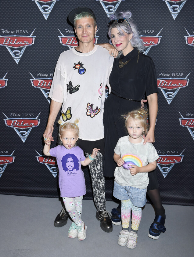 Kitty Jutbring med Per Störby och de två äldsta barnen Nikki-Lo och Kimmi-Kid. Kitty Jutbring med Per Störby och de två äldsta barnen Nikki-Lo och Kimmi-Kid.