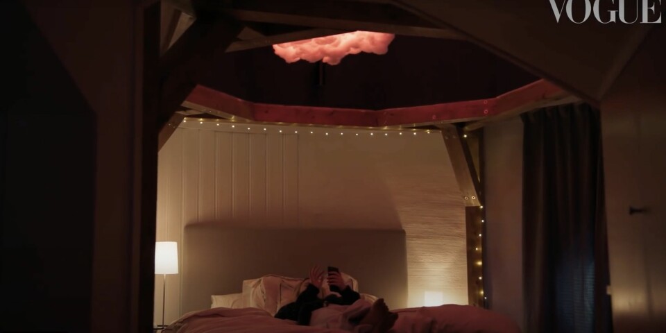 Zara Larsson i sitt fina sovrum. Zara Larsson i sitt fina sovrum.