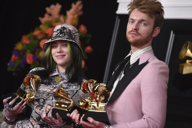 Musiksyskonen Finneas och Billie Eilish. Musiksyskonen Finneas och Billie Eilish.