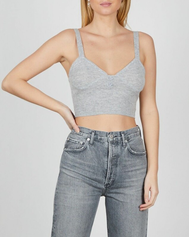 19 trendiga bralettes och croptops – så stylar du dem 2021