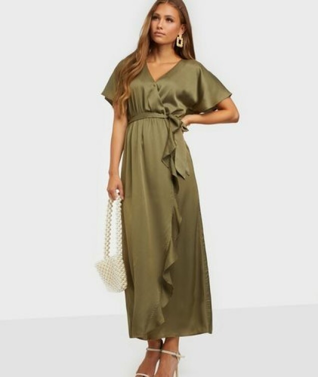 30 snygga (och billiga!) balklänningar och maxiklänningar