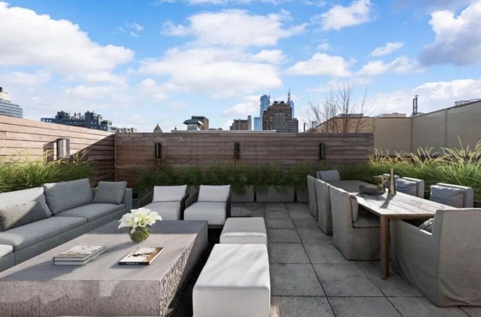 Terrassen är insynsskyddad. Terrassen är insynsskyddad.