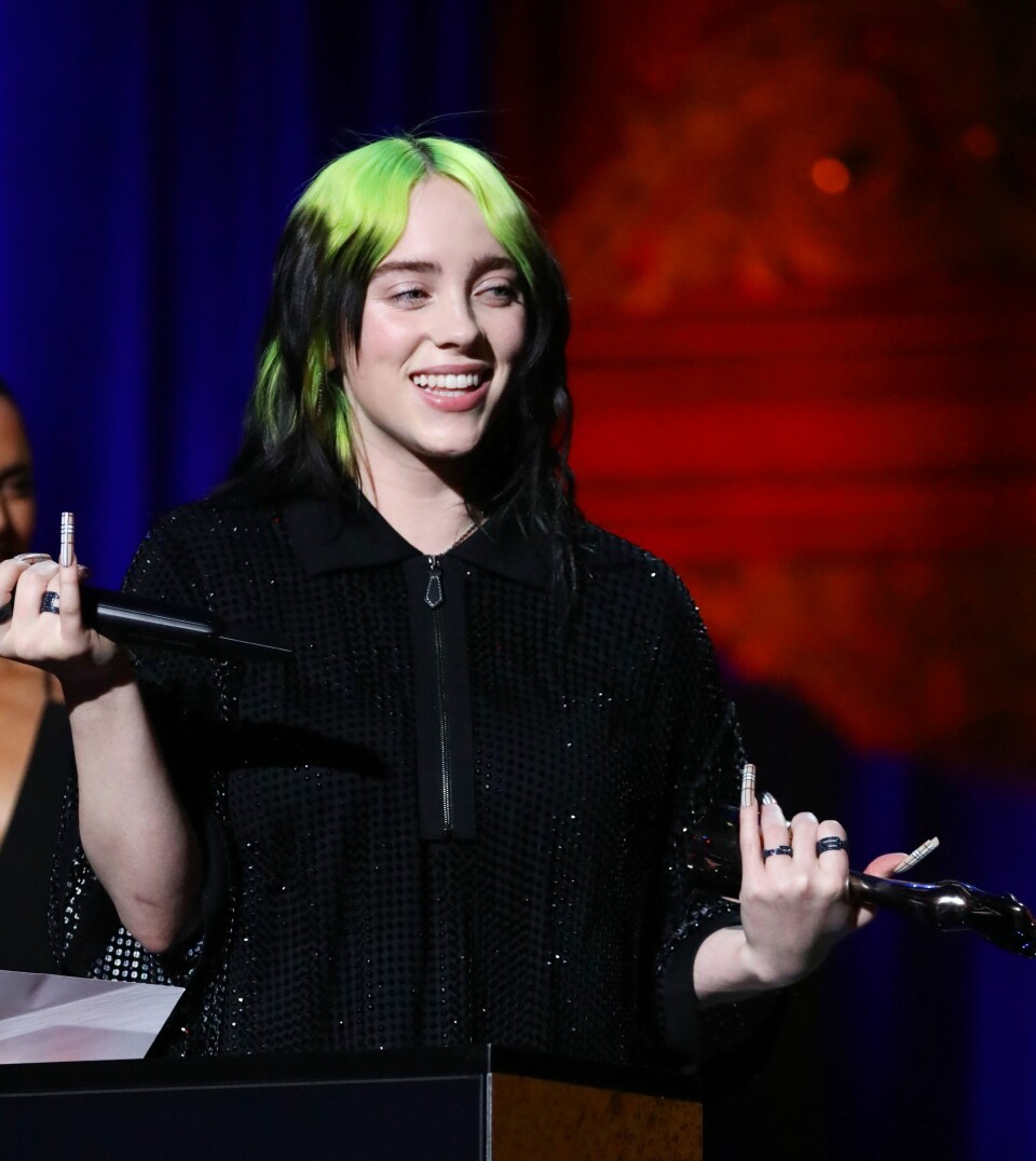 Kändisar som aldrig ler på bild – när de faktiskt ler på bild