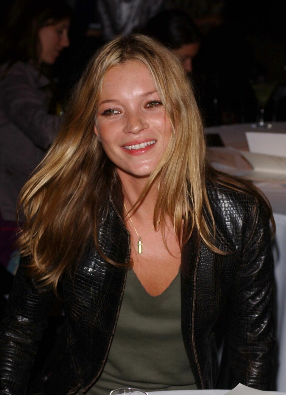 Kändisar som aldrig ler på bild – när de faktiskt ler på bild