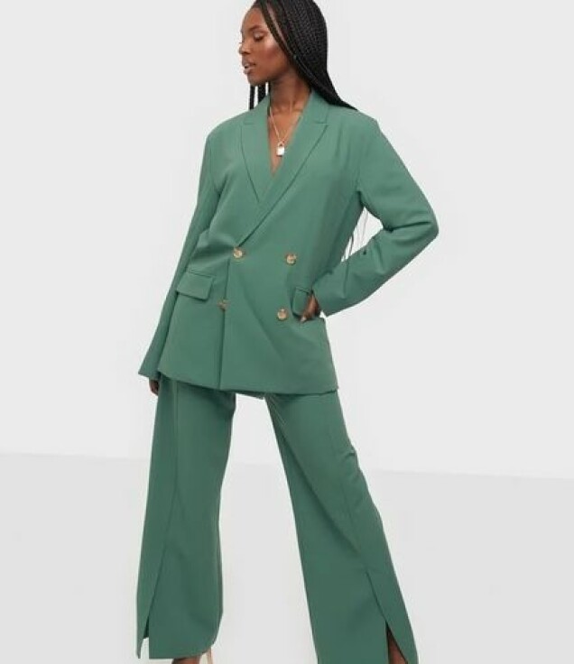 Färgglada kostymer vi vill bära i sommar – 13 snygga köptips