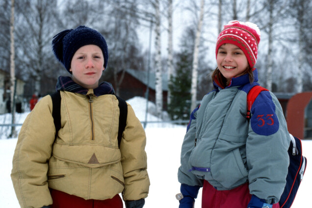 Rebecka Liljeberg i SVT:s julkalender 1991 tillsammans med Andreas Hoffer. Rebecka Liljeberg i SVT:s julkalender 1991 tillsammans med Andreas Hoffer.