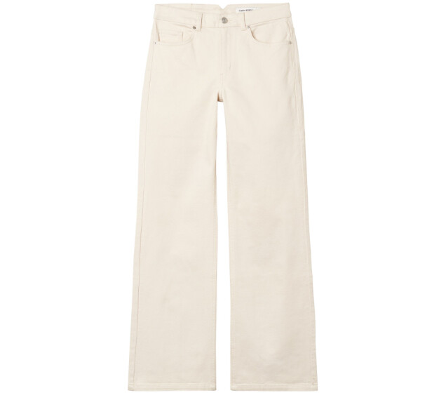 Vårfräscht med en klick av solgult – här är Carin Westers nya kollektion