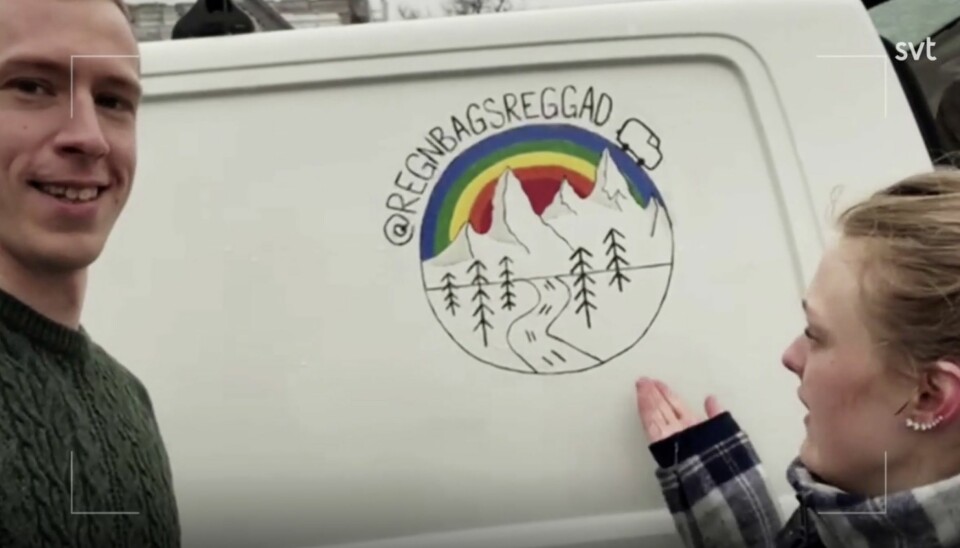 På Instagramkontot @regnbagsreggad kan man följa parets resa med bilen. På Instagramkontot @regnbagsreggad kan man följa parets resa med bilen.