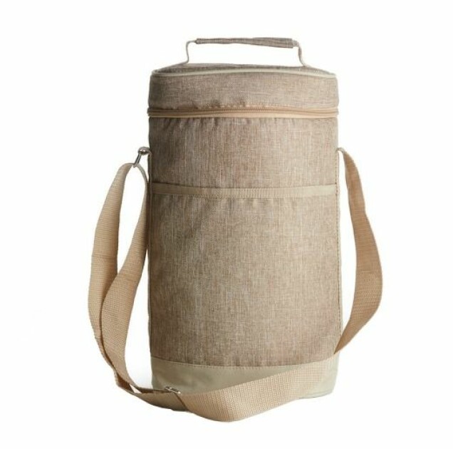 Picknickfilt, korg och fina plastglas – allt du behöver till utflykten