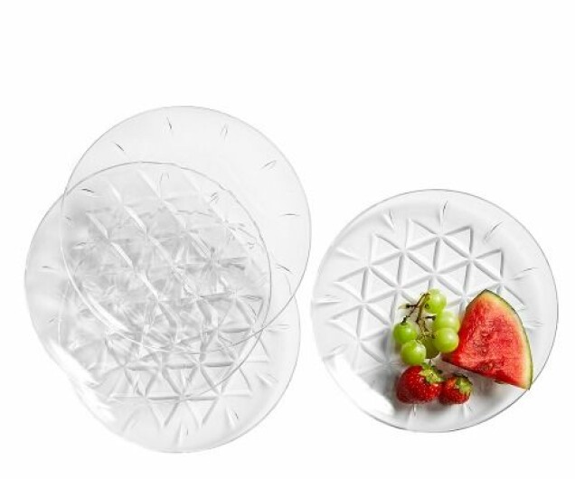 Picknickfilt, korg och fina plastglas – allt du behöver till utflykten