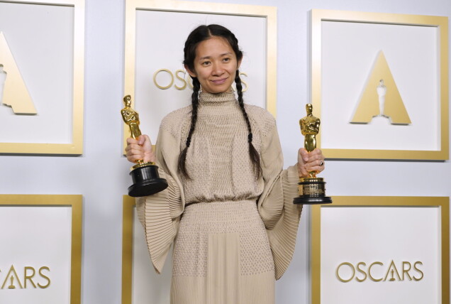Chloé Zhao, regissören bakom Nomadland. Chloé Zhao, regissören bakom Nomadland.