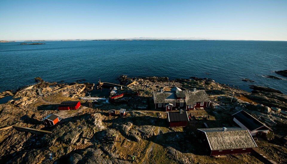Anläggningen ligger på ön Hamneskär. Anläggningen ligger på ön Hamneskär.