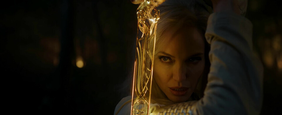 Angelina Jolie som krigaren Thena i Eternals. Angelina Jolie som krigaren Thena i Eternals.