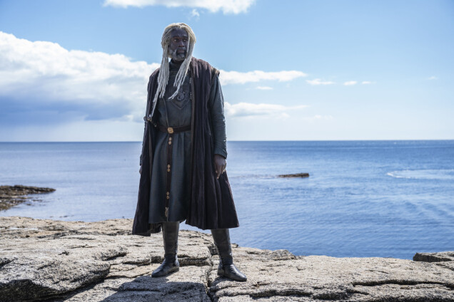 Steve Toussaint som Lord Corlys Velaryon även kallad The Sea Snake. Steve Toussaint som Lord Corlys Velaryon även kallad The Sea Snake.