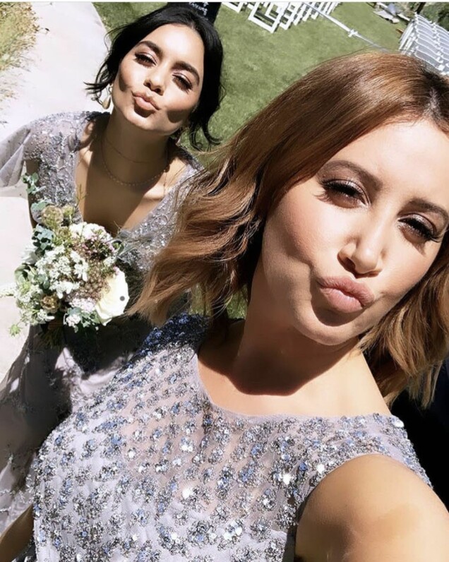 Ashley och Vanessa var brudtänor på skådisen Brant Daughertys bröllop! Ashley och Vanessa var brudtänor på skådisen Brant Daughertys bröllop!
