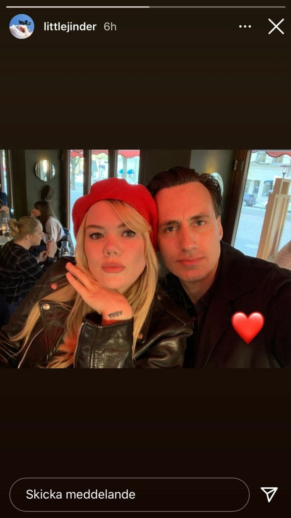 Little Jinder visar upp sitt barns pappa – fina bilden på kärleken