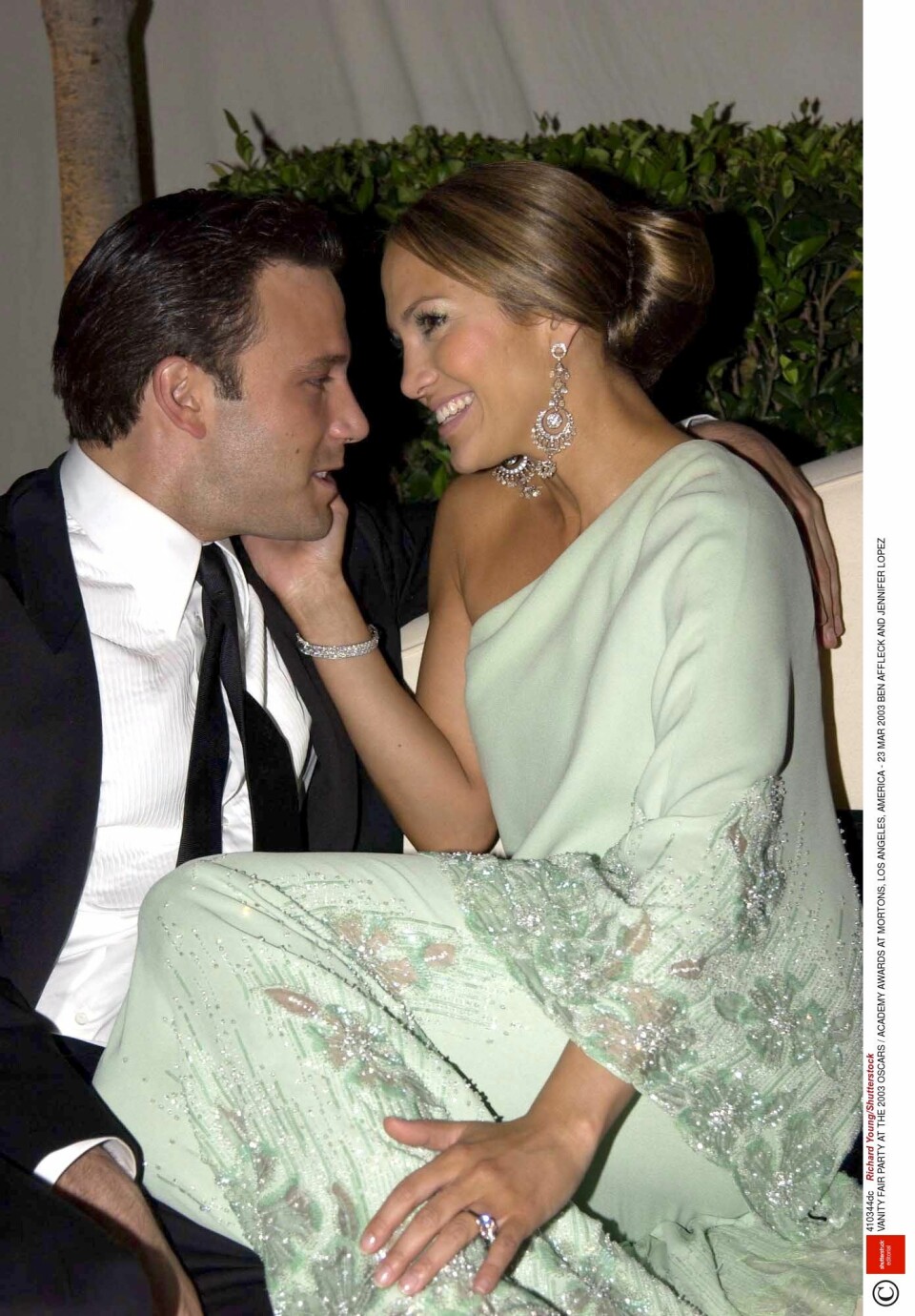 Gosnos under Vanity Fairs efterfest under Oscarsgalan 2003. Gosnos under Vanity Fairs efterfest under Oscarsgalan 2003.
