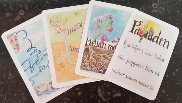 De fyra kategorierna i boksamtalskortleken: På-, Mellan-, Bortom raden samt 'Fnurror'. De fyra kategorierna i boksamtalskortleken: På-, Mellan-, Bortom raden samt 'Fnurror'.