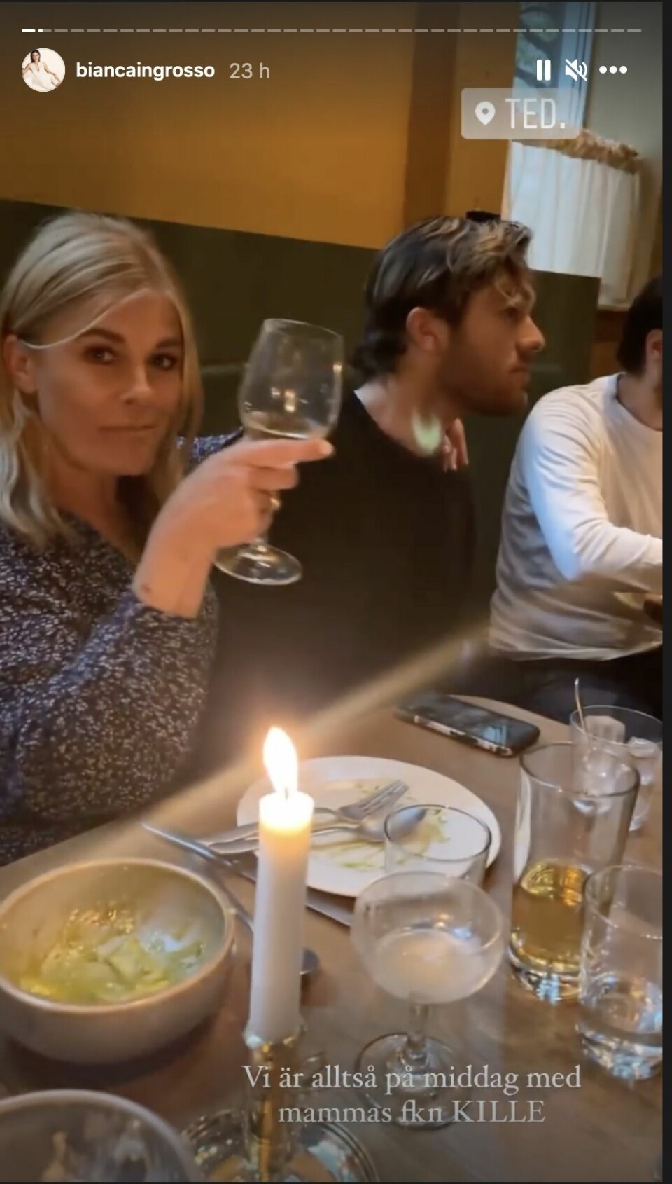 Bianca häpnar över att vara på ”middag med mammas fkn KILLE” Bianca häpnar över att vara på ”middag med mammas fkn KILLE”