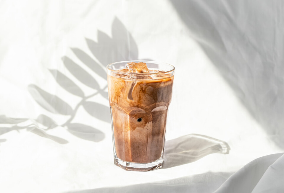 Så gör du sommarens godaste iskaffedrinkar – med smak av kokos