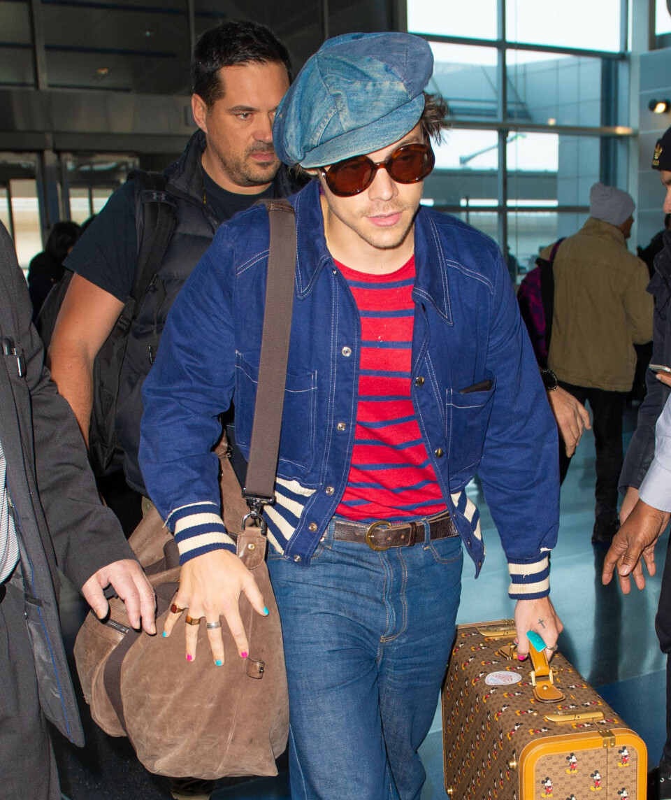 Harry Styles har ofta snyggt målade naglar! Harry Styles har ofta snyggt målade naglar!