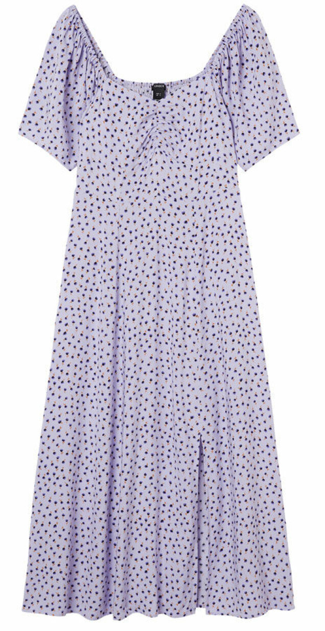 Klicka på bilden för att komma direkt till klänningen. Klicka på bilden för att komma direkt till klänningen.