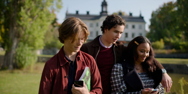 Wilhelm, August och Felice kämpar alla med att passa in, på olika sätt. Wilhelm, August och Felice kämpar alla med att passa in, på olika sätt.