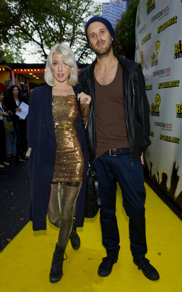 Veronica Maggio och Nils Tull under första vändan av relationen 2011, på Rockbjörnen. Veronica Maggio och Nils Tull under första vändan av relationen 2011, på Rockbjörnen.