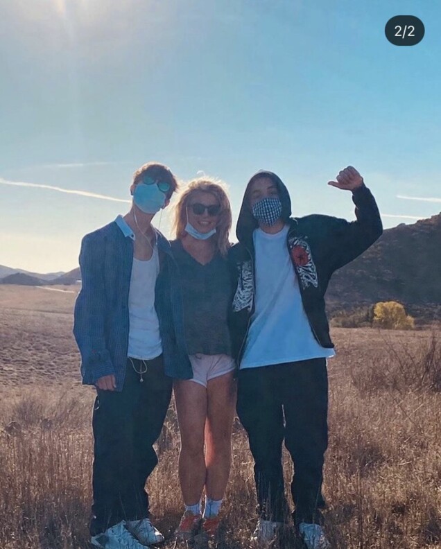 Britney Spears med sönerna Jayden James Federline och Sean Preston Federline. Britney Spears med sönerna Jayden James Federline och Sean Preston Federline.
