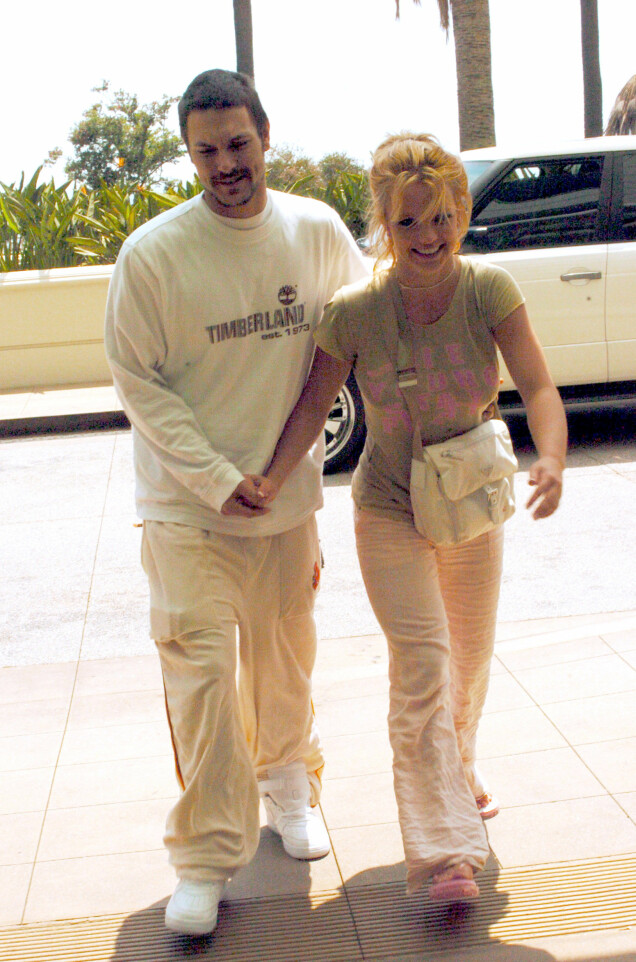 Kevin Federline och Britney Spears ute på tur i Los Angeles i juni 2004. Kevin Federline och Britney Spears ute på tur i Los Angeles i juni 2004.