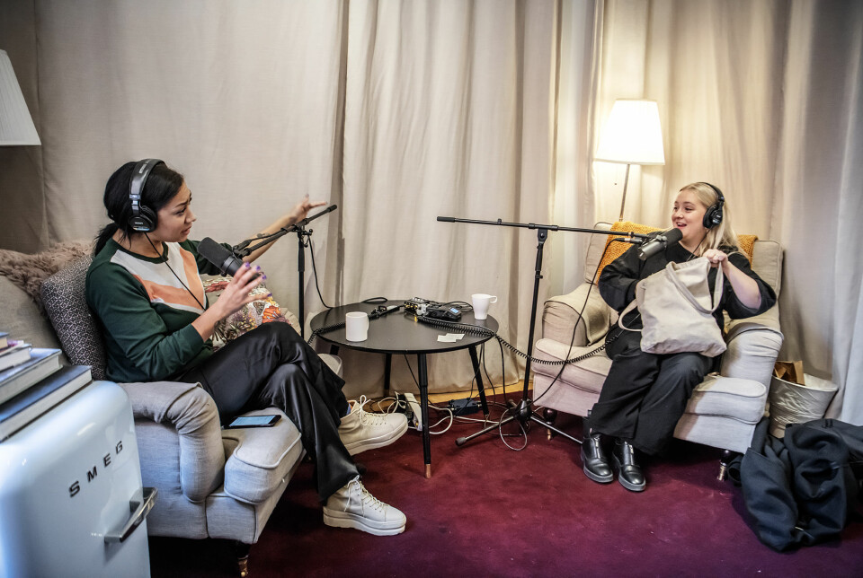 Att Julia Frändfors och Julia Lyskova startade podden ”Daddy Issues” var egentligen en slump. Att Julia Frändfors och Julia Lyskova startade podden ”Daddy Issues” var egentligen en slump.