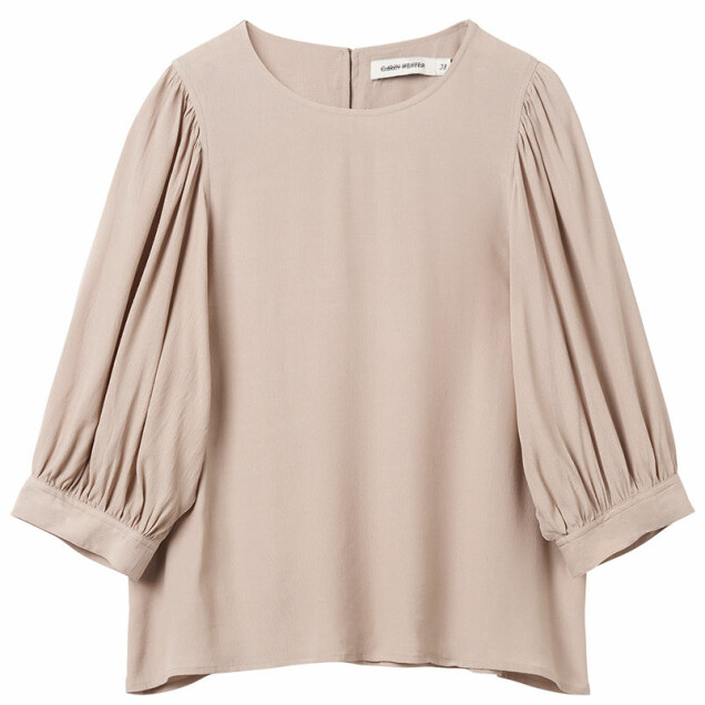 Klicka på bilden för att komma direkt till blusen. Klicka på bilden för att komma direkt till blusen.