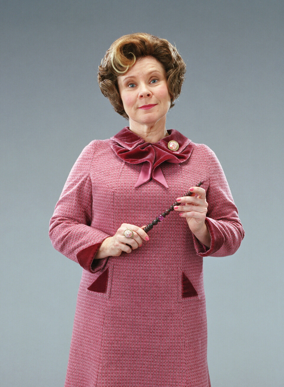 Första bilden på Imelda Staunton som drottning Elizabeth i The Crown