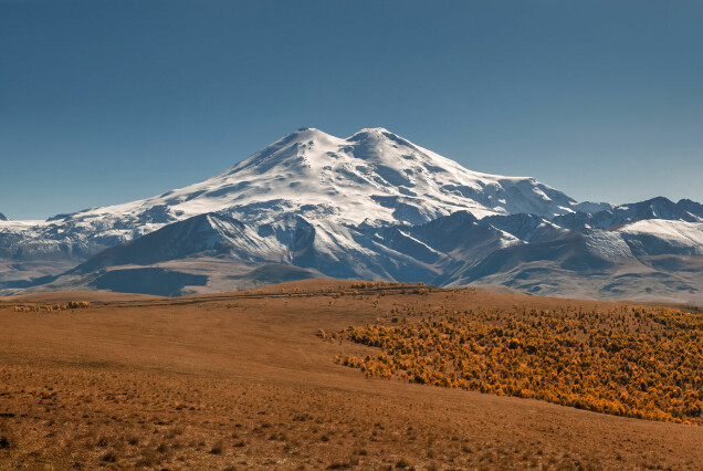 Elbrus är numera Europas högsta berg. Elbrus är numera Europas högsta berg.