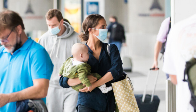 Alicia Vikander med bebis Alicia Vikander med bebis