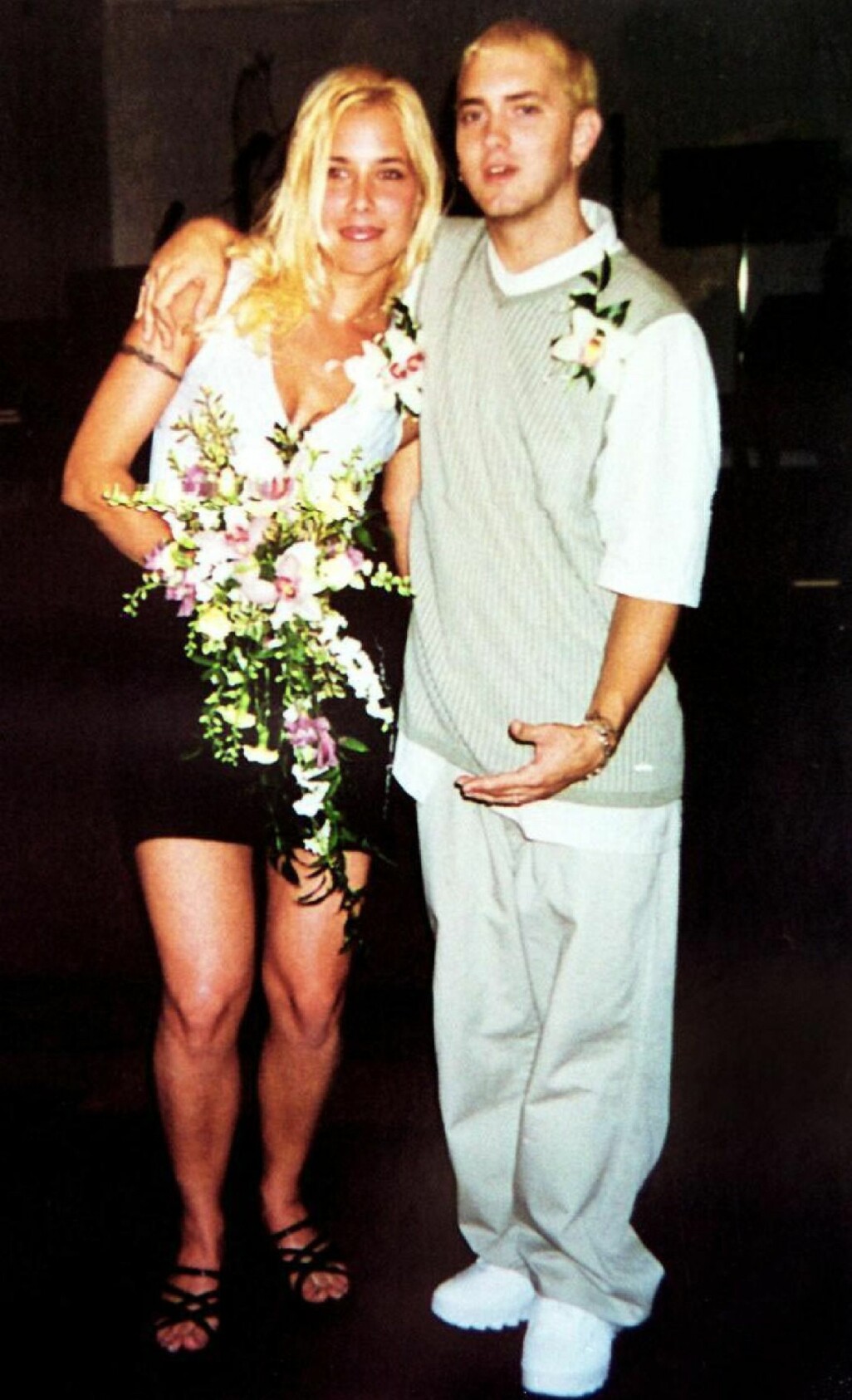 Eminem och Kim var först gifta mellan 1999 och 2001, och sedan gifte de sig igen 2006 – och skiljde sig sedan samma år. Eminem och Kim var först gifta mellan 1999 och 2001, och sedan gifte de sig igen 2006 – och skiljde sig sedan samma år.