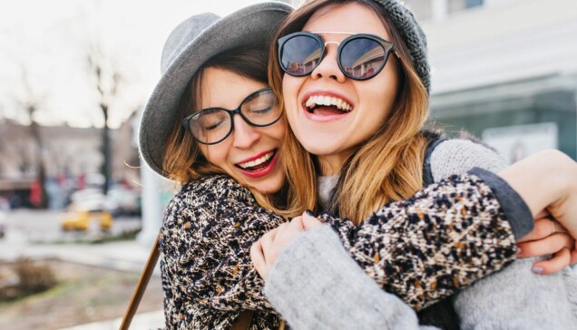 Stenbocken behöver inte så många vänner. Några som står nära räcker fint. Stenbocken behöver inte så många vänner. Några som står nära räcker fint.