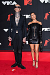Ett av Hollywoods hetaste par, Travis Barker och Kourtney Kardashian, kom hand i hand.