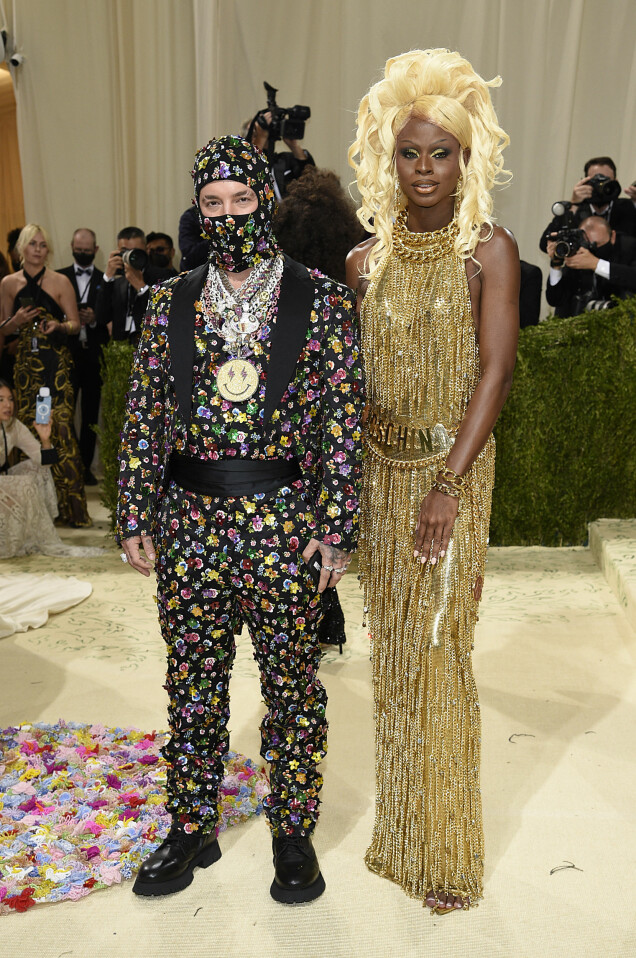J Balvin och Symone. J Balvin och Symone.