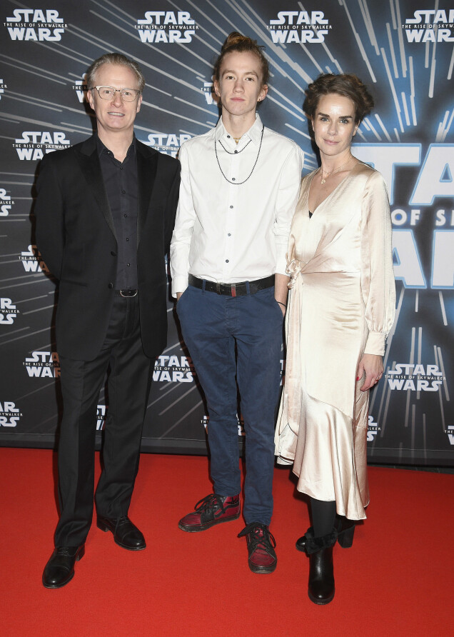 Lina Englund och sambon Sven Ahlström med sonen Elliot på biopremiären av Star Wars : The Rise of Skywalker på Rigoletto i Stockholm, 2019. Lina Englund och sambon Sven Ahlström med sonen Elliot på biopremiären av Star Wars : The Rise of Skywalker på Rigoletto i Stockholm, 2019.
