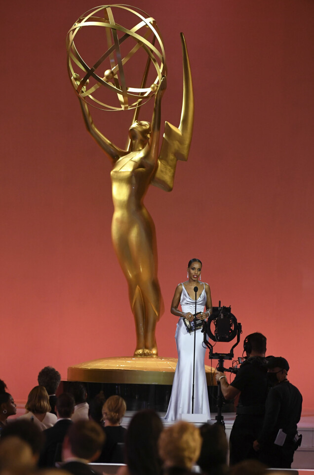 ”Ditt konstnärskap kommer att leva vidare”, sa Kerry Washington när hon hyllade kollegan Michael K Williams. ”Ditt konstnärskap kommer att leva vidare”, sa Kerry Washington när hon hyllade kollegan Michael K Williams.