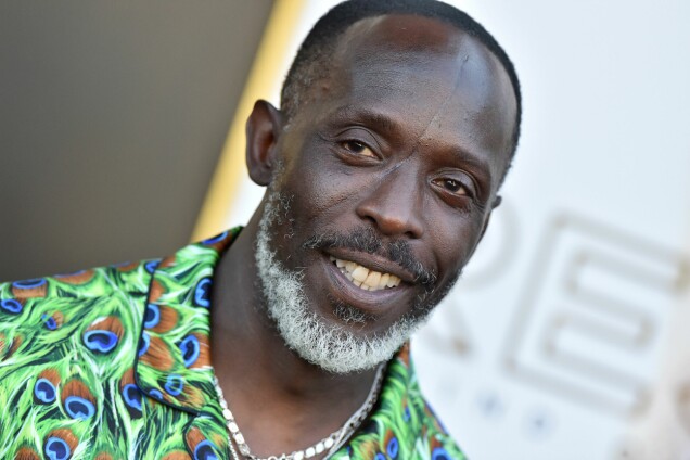 ”Under två prisgalor i rad har har nyligen bortgångna svarta män förlorat till britter som inte var på plats”, skriver Variety om nyligen avlidna Michael K Williams uteblivna pris. ”Under två prisgalor i rad har har nyligen bortgångna svarta män förlorat till britter som inte var på plats”, skriver Variety om nyligen avlidna Michael K Williams uteblivna pris.